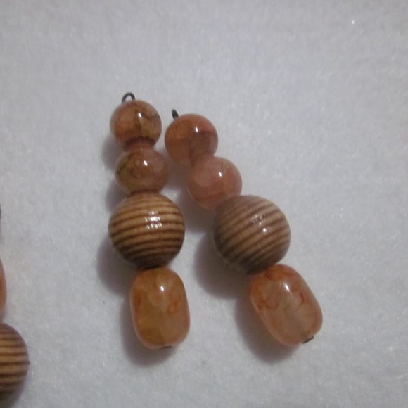 Wood & Natural Color Stretch Bracelet & Earring Set - Picture 4 of 5